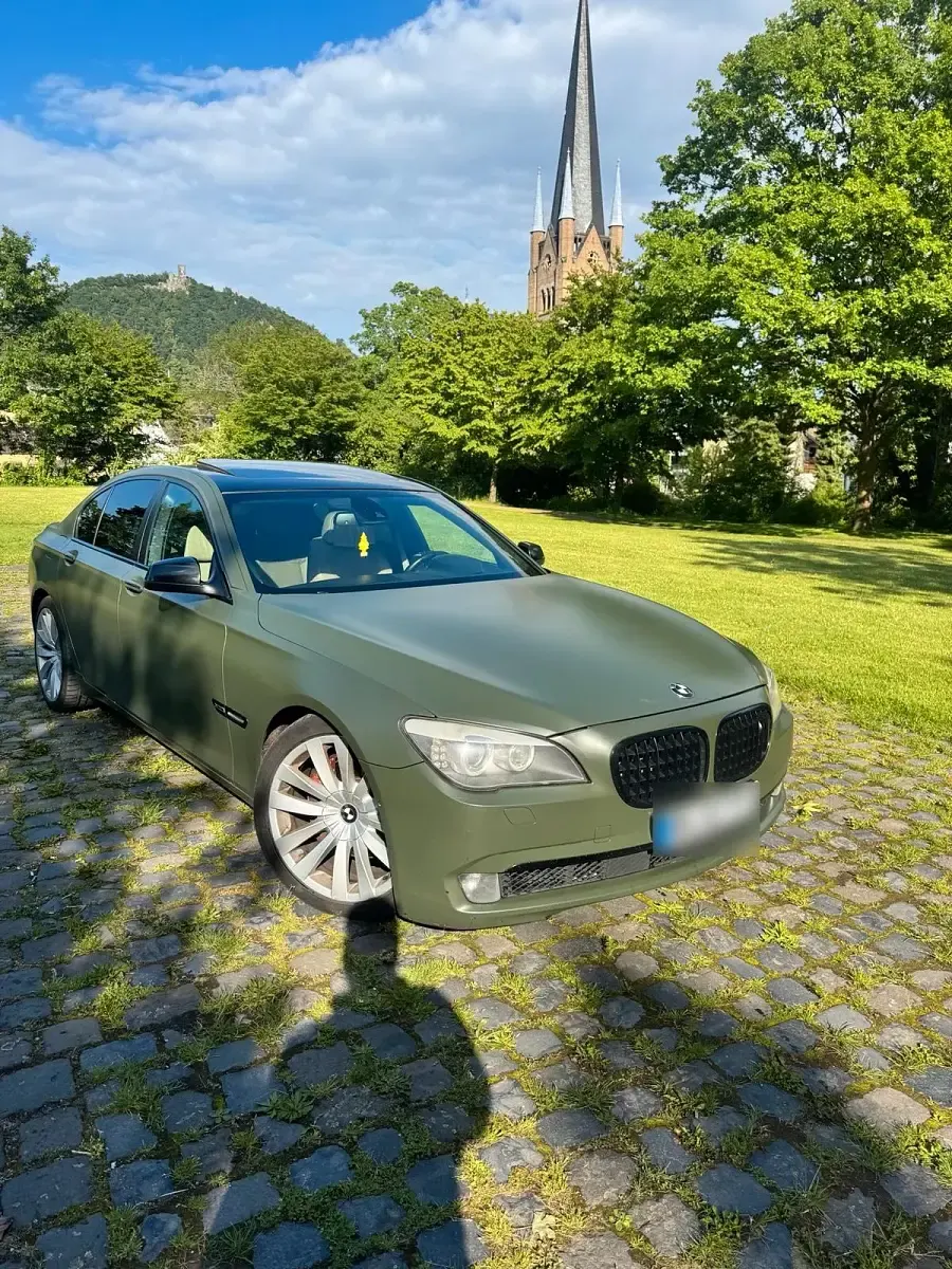 Gebraucht BMW 740 306 PS (225 kW) 2011 Andere farben Limousine