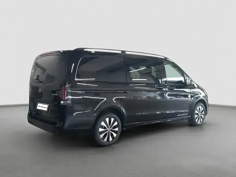 Gebraucht Mercedes Vito 190 PS (139 kW) 2026 Obsidianschwarz metallic Van
