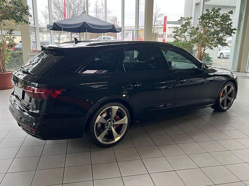 Gebraucht Audi A4 S-Line 265 PS (194 kW) 2024 Schwarz Kombi