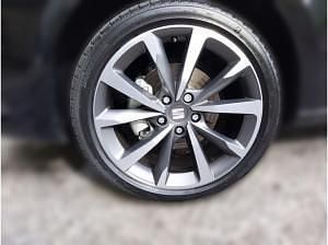 Neu Seat Leon FR 150 PS (110 kW) 2026 Schwarz (midnight schwarz metallic) Limousine