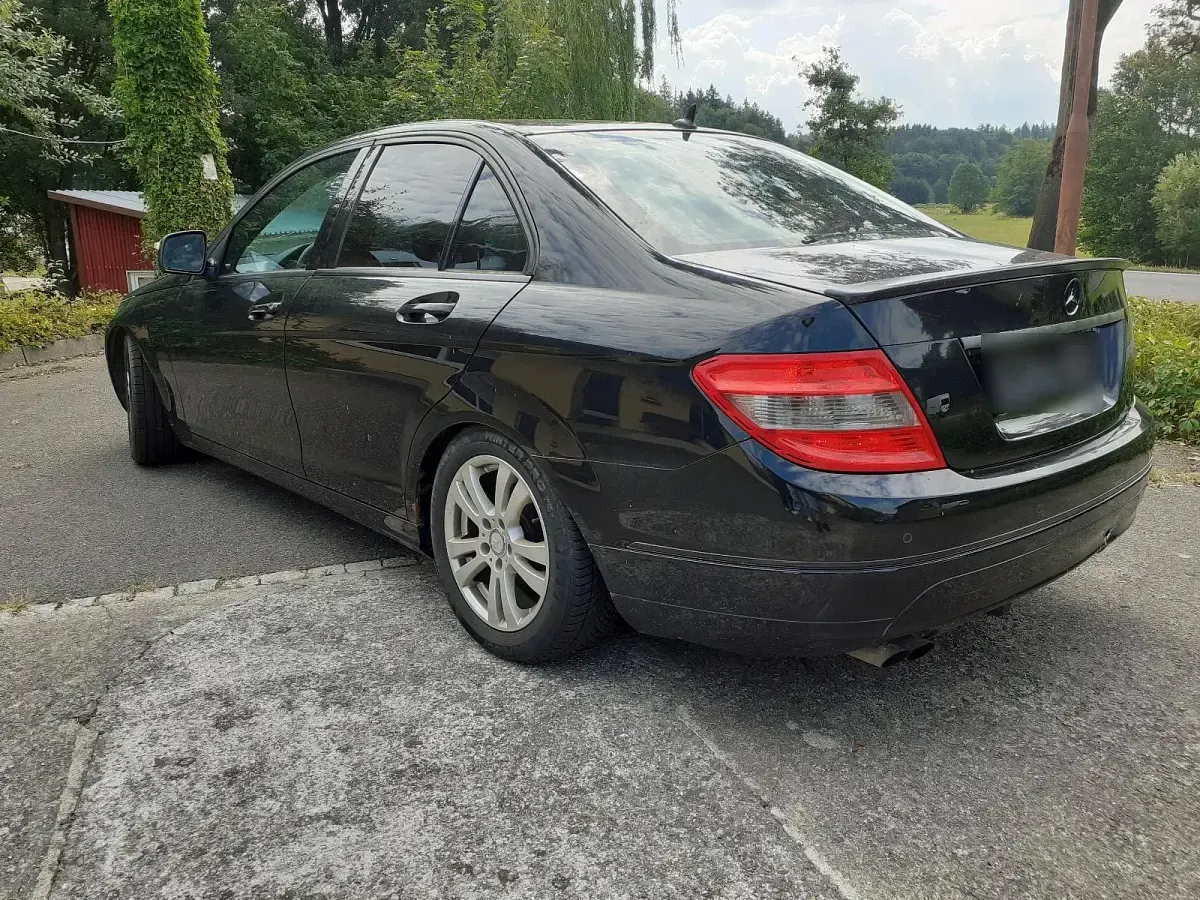 Gebraucht Mercedes C180 156 PS (114 kW) 2007 Schwarz Limousine