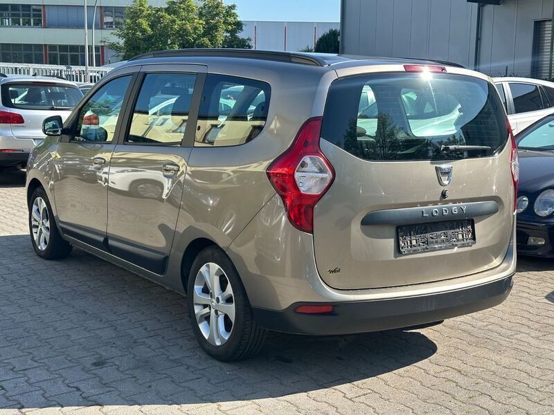 Gebraucht Dacia Lodgy Prestige 116 PS (85 kW) 2013 Gold Van / Kleinbus