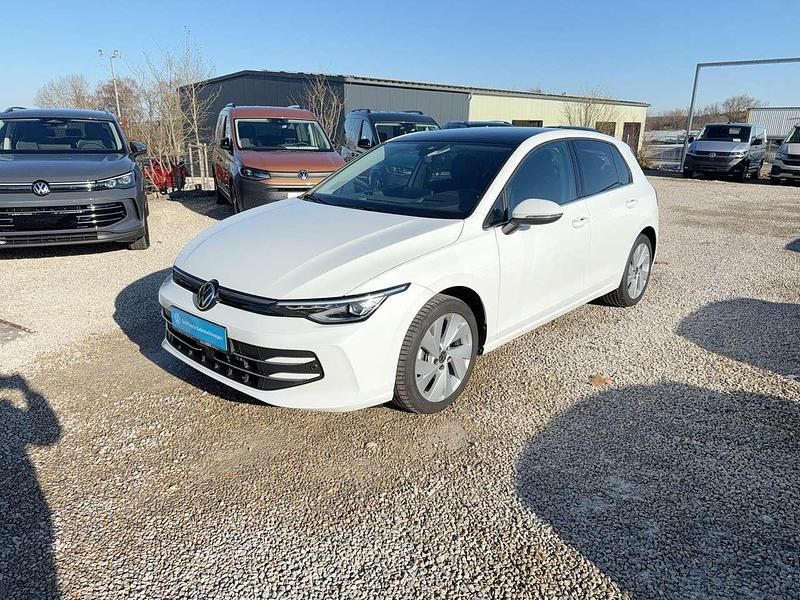 Gebraucht VW Golf VIII Style 150 PS (110 kW) 2024 Pure white Limousine