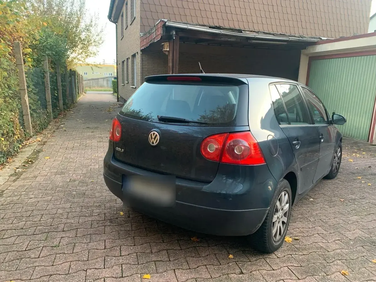 Gebraucht VW Golf V 75 PS (55 kW) 2005 Blau Kleinwagen