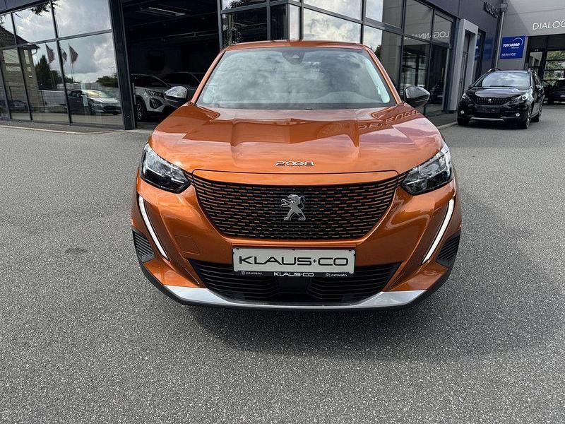 Gebraucht Peugeot e-2008 Active 100 kW (136 PS) 2022 Orange SUV