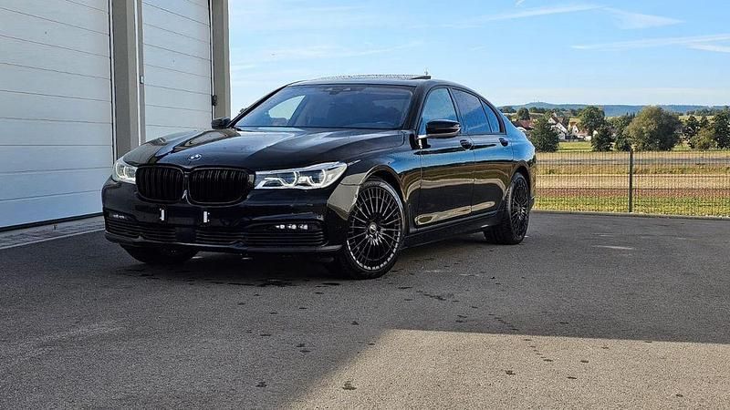 Schwarz Gebraucht 2016 BMW 730 Limousine | 26.399 € (Fairer Preis) - Bild 1/4