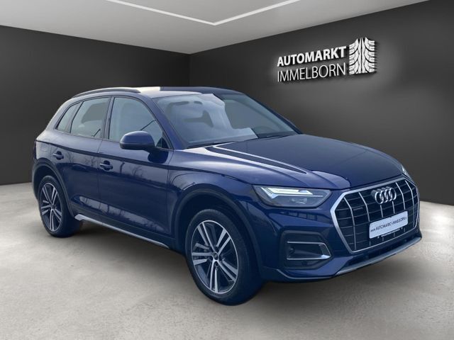Navarrablau metallic (metallic) Gebraucht 2021 Audi Q5 Ambiente SUV | 33.750 € (Guter Preis) - Bild 1/4