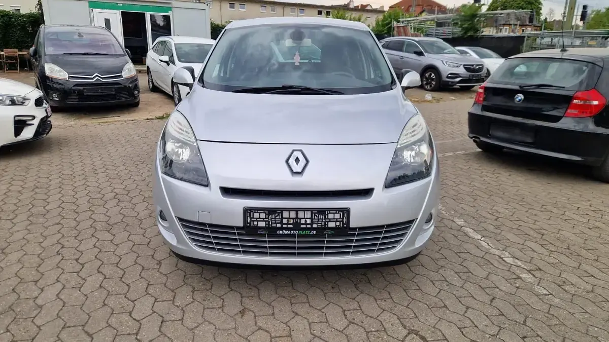 Gebraucht Renault Grand Scénic III 110 PS (80 kW) 2011 Silber Van / Kleinbus