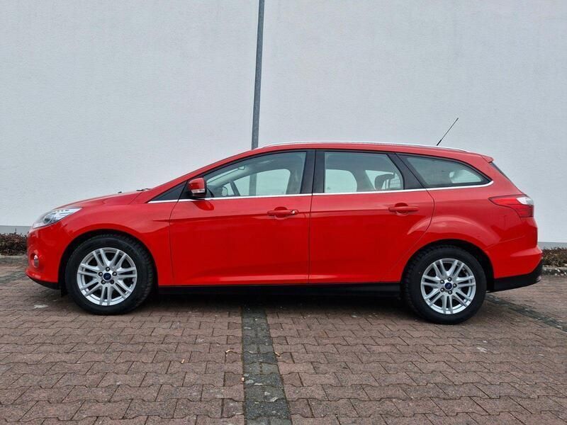 Gebraucht Ford Focus Titanium 163 PS (119 kW) 2013 Rot Kombi