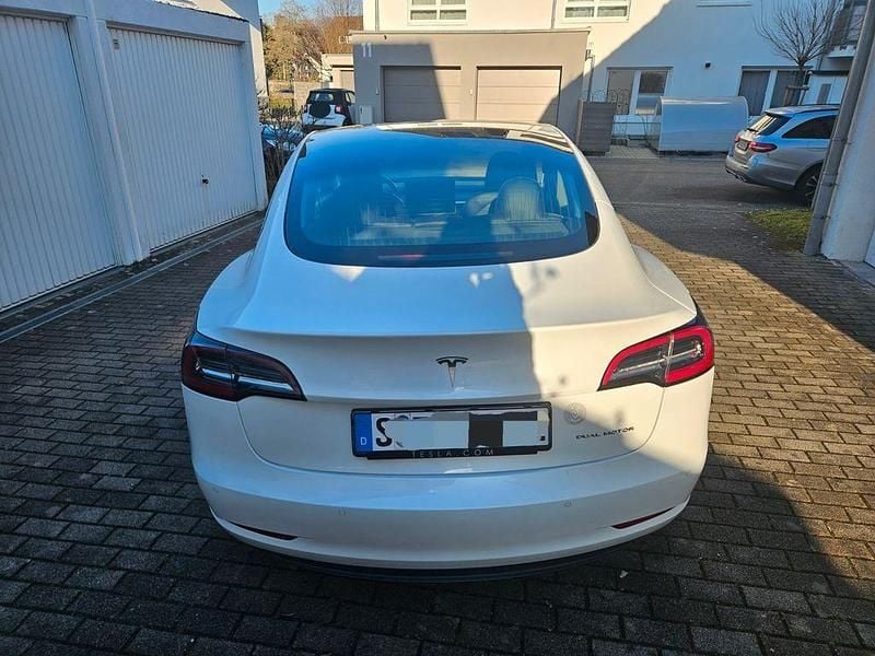 Gebraucht Tesla Model 3 324 kW (441 PS) 2019 Weiß Limousine