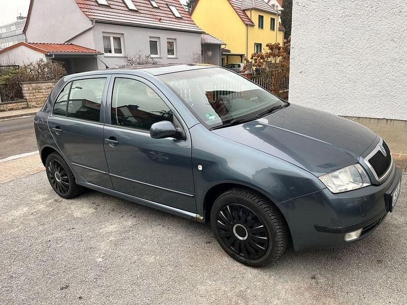 Grau Gebraucht 2004 Skoda Fabia Limousine | 1.700 € (Guter Preis) - Bild 1/4