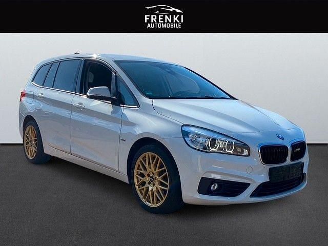 Weiß Gebraucht 2015 BMW 218 Sport Line Kombi | 12.499 € (Fairer Preis) - Bild 1/4