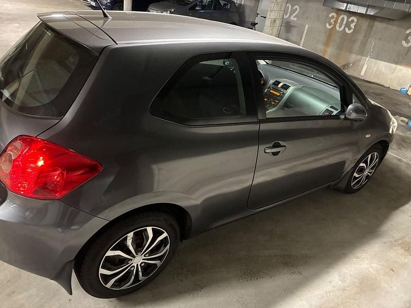Gebraucht Toyota Auris 126 PS (92 kW) 2007 Grau Kleinwagen