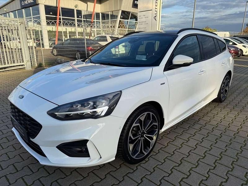 Weiß Gebraucht 2019 Ford Focus ST-Line Kombi | 17.600 € (Fairer Preis) - Bild 1/4