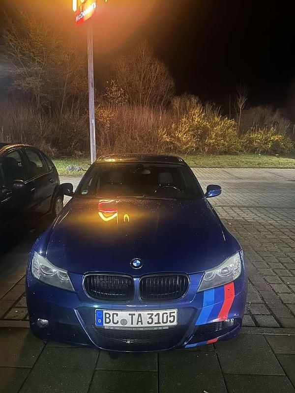 Gebraucht BMW 318 143 PS (105 kW) 2009 Blau Limousine