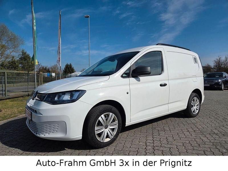 Gebraucht VW Caddy Basis 122 PS (89 kW) 2022 Weiß Van / Kleinbus