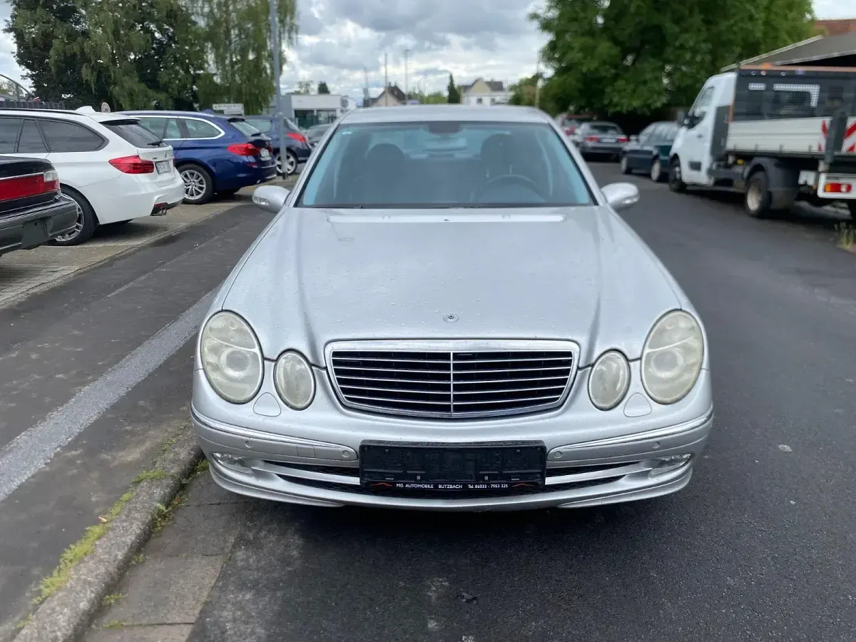 Gebraucht Mercedes E320 Avantgarde 224 PS (164 kW) 2004 Silber Limousine