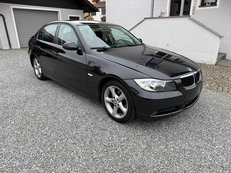 Gebraucht BMW 318 129 PS (94 kW) 2007 Schwarz Limousine
