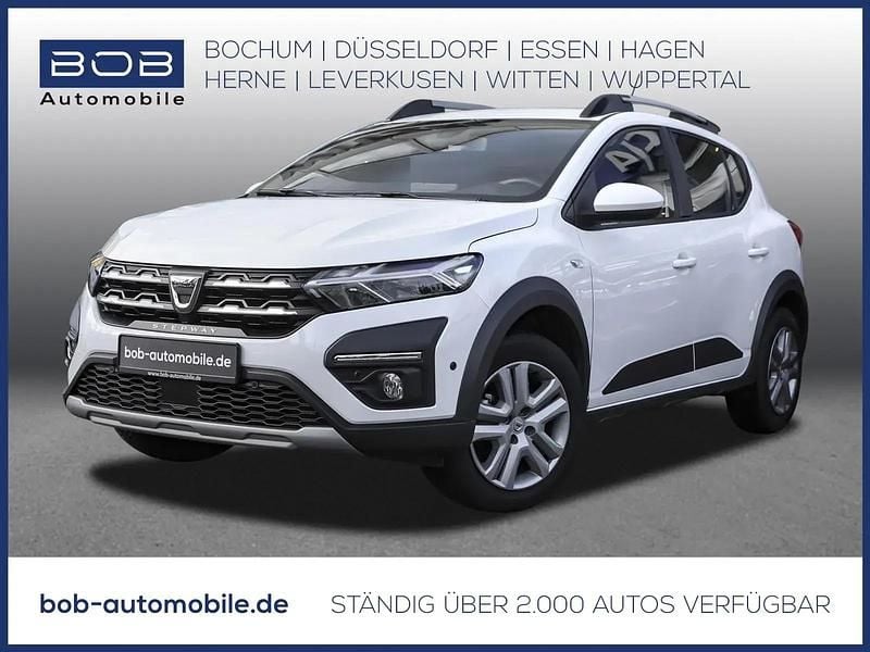 Weiß Gebraucht 2022 Dacia Sandero Comfort SUV | 14.970 € (Fairer Preis) - Bild 1/3