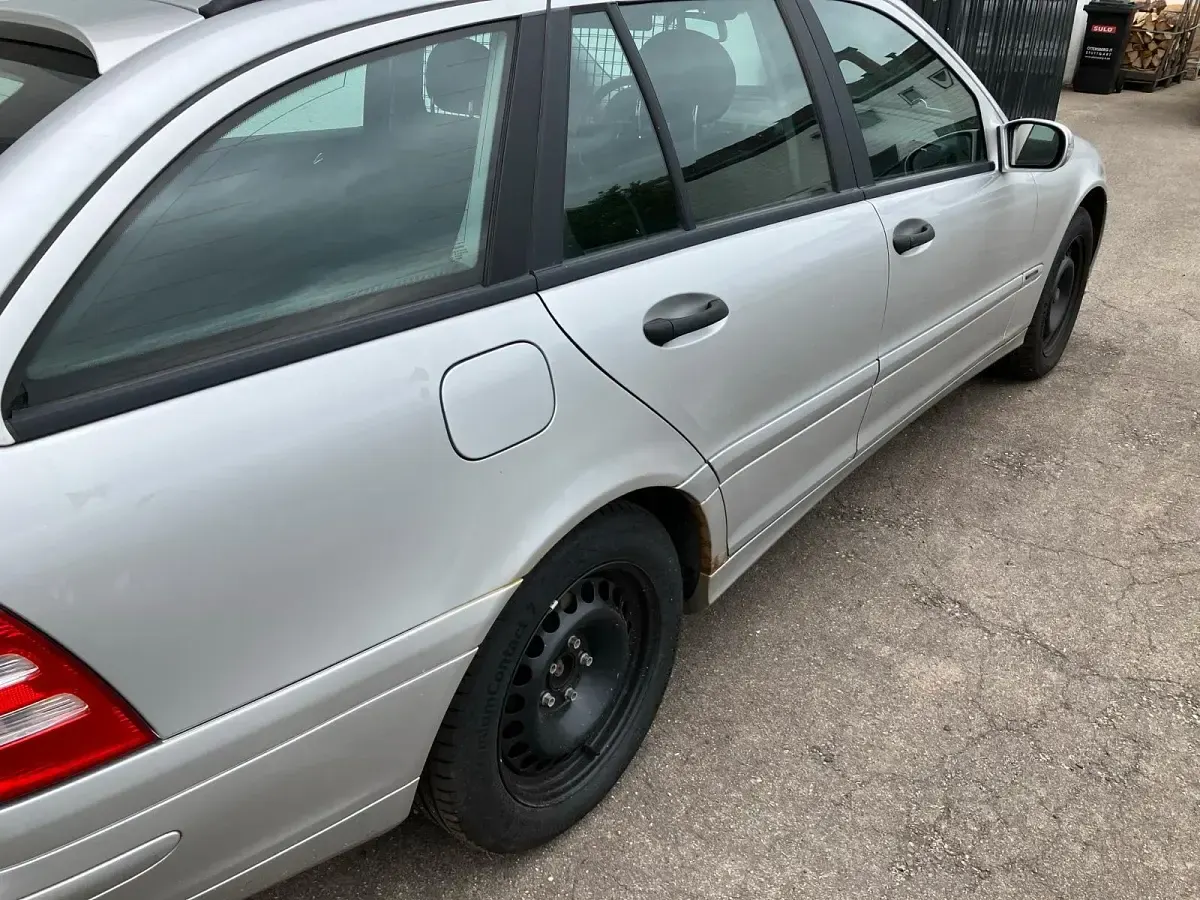 Gebraucht Mercedes C180 143 PS (105 kW) 2005 Silber Kombi