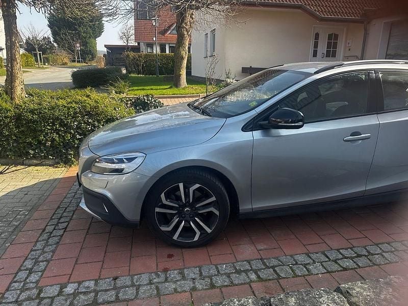 Gebraucht Volvo V40 CC Pro 190 PS (139 kW) 2017 Silber Kombi