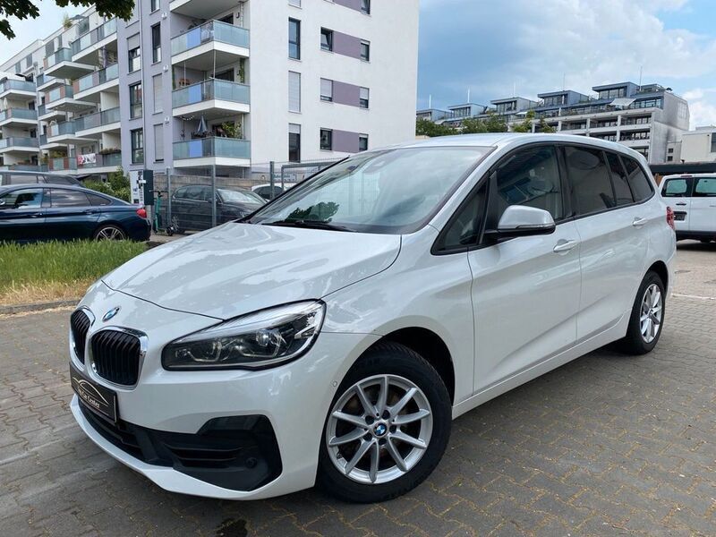 Weiß Gebraucht 2020 BMW 216 Advantage Van / Kleinbus | 17.790 € - Bild 1/4