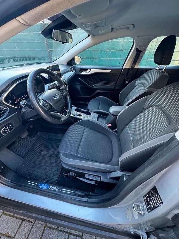 Silber Gebraucht 2021 Ford Focus Kombi | 10.699 € (Etwas zu teuer) - Bild 1/4