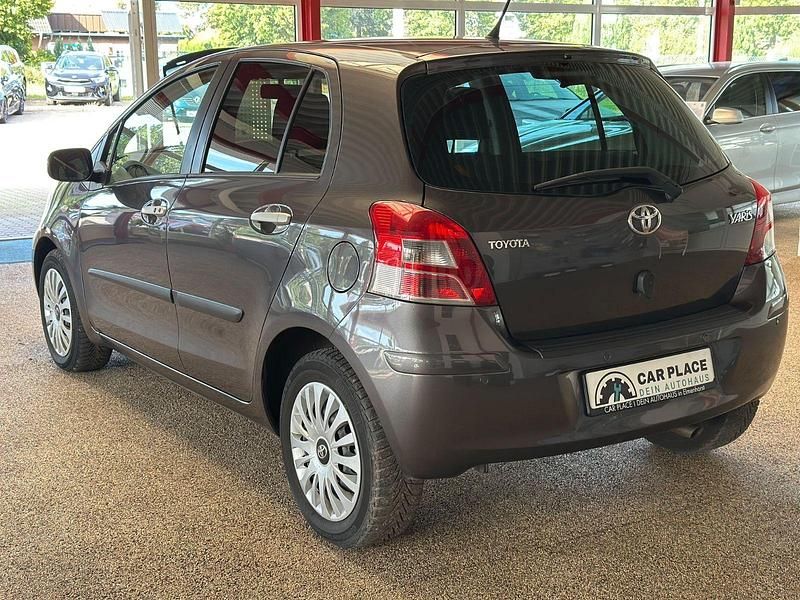 Gebraucht Toyota Yaris Edition 99 PS (72 kW) 2011 Grau Kombi