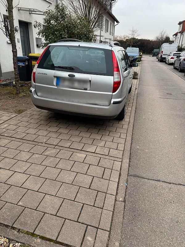 Gebraucht Ford Mondeo 145 PS (106 kW) 2004 Silber Kombi