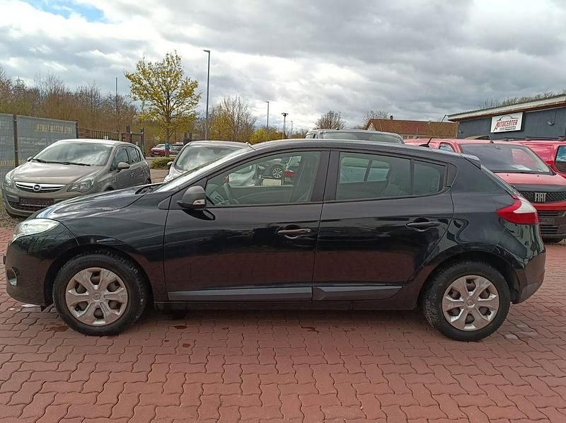 Gebraucht Renault Mégane 101 PS (74 kW) 2011 Schwarz Limousine