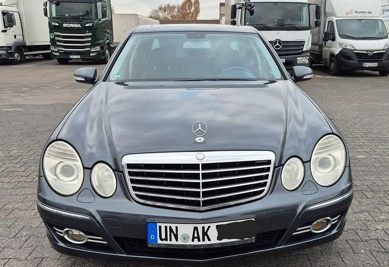 Gebraucht Mercedes E350 Avantgarde 272 PS (200 kW) 2008 Grau Limousine