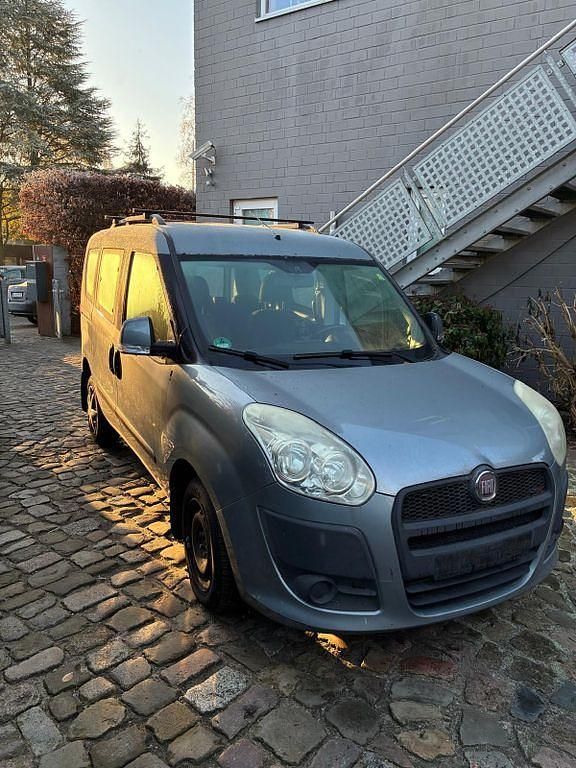 Gebraucht Fiat Doblò 90 PS (66 kW) 2011 Grau Van / Kleinbus