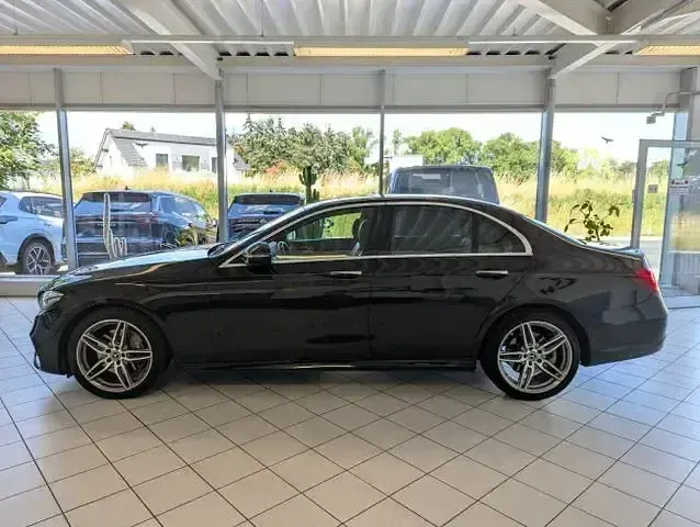 Gebraucht Mercedes E350 AMG 258 PS (189 kW) 2018 Schwarz Limousine