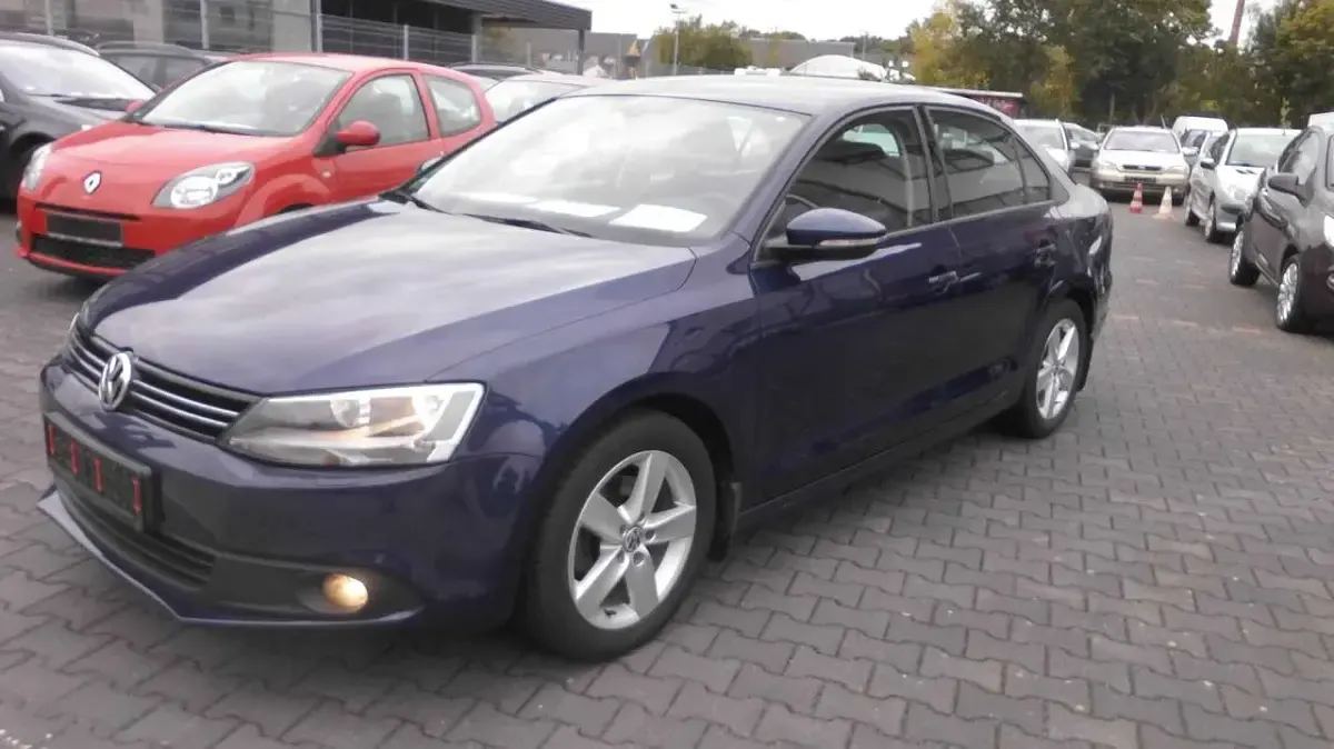 Gebraucht VW Jetta Comfortline 105 PS (77 kW) 2011 Blau Limousine