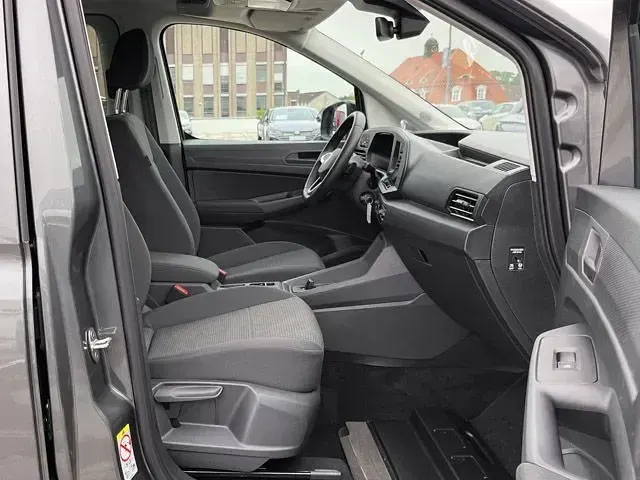Gebraucht VW Caddy Maxi California 116 PS (85 kW) 2024 Grau Van / Kleinbus