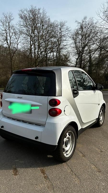Gebraucht Smart ForTwo Coupé 71 PS (52 kW) 2011 Weiß Coupé