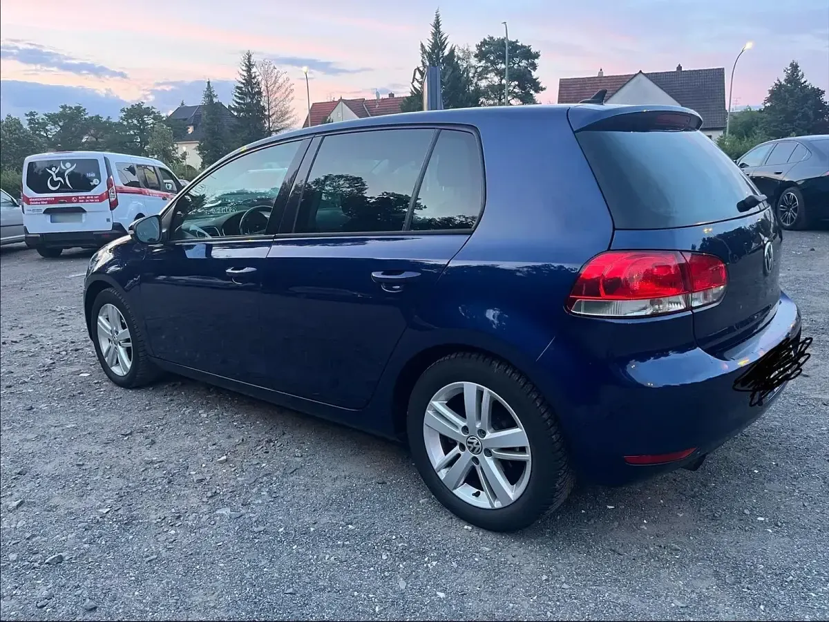 Gebraucht VW Golf VII 105 PS (77 kW) 2012 Blau Limousine