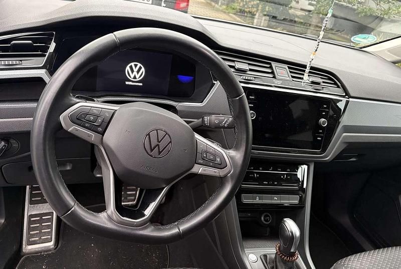 Gebraucht VW Touran Active 150 PS (110 kW) 2023 Van / Kleinbus