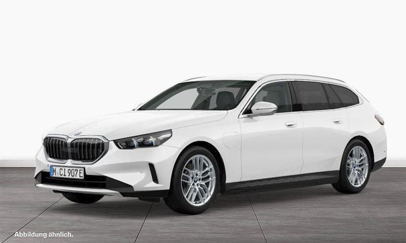 Gebraucht BMW 530e 190 PS (139 kW) 2024 Weiß Kombi