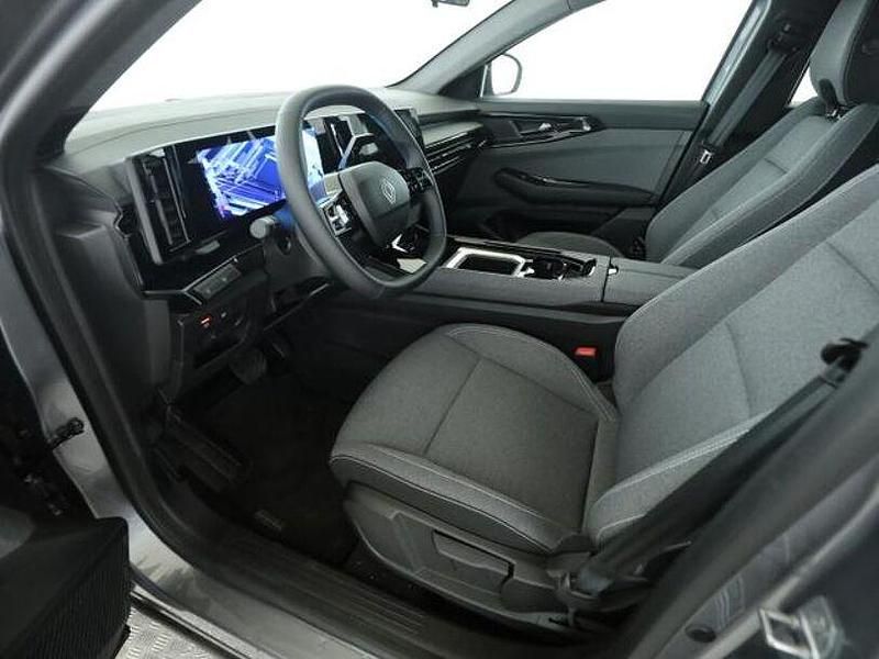 Second-hand Renault Austral Evolution 158 CP (116 kW) 2025 Gri SUV