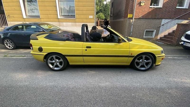 Gebraucht Ford Escort Cabriolet 105 PS (77 kW) 1994 Cabrio