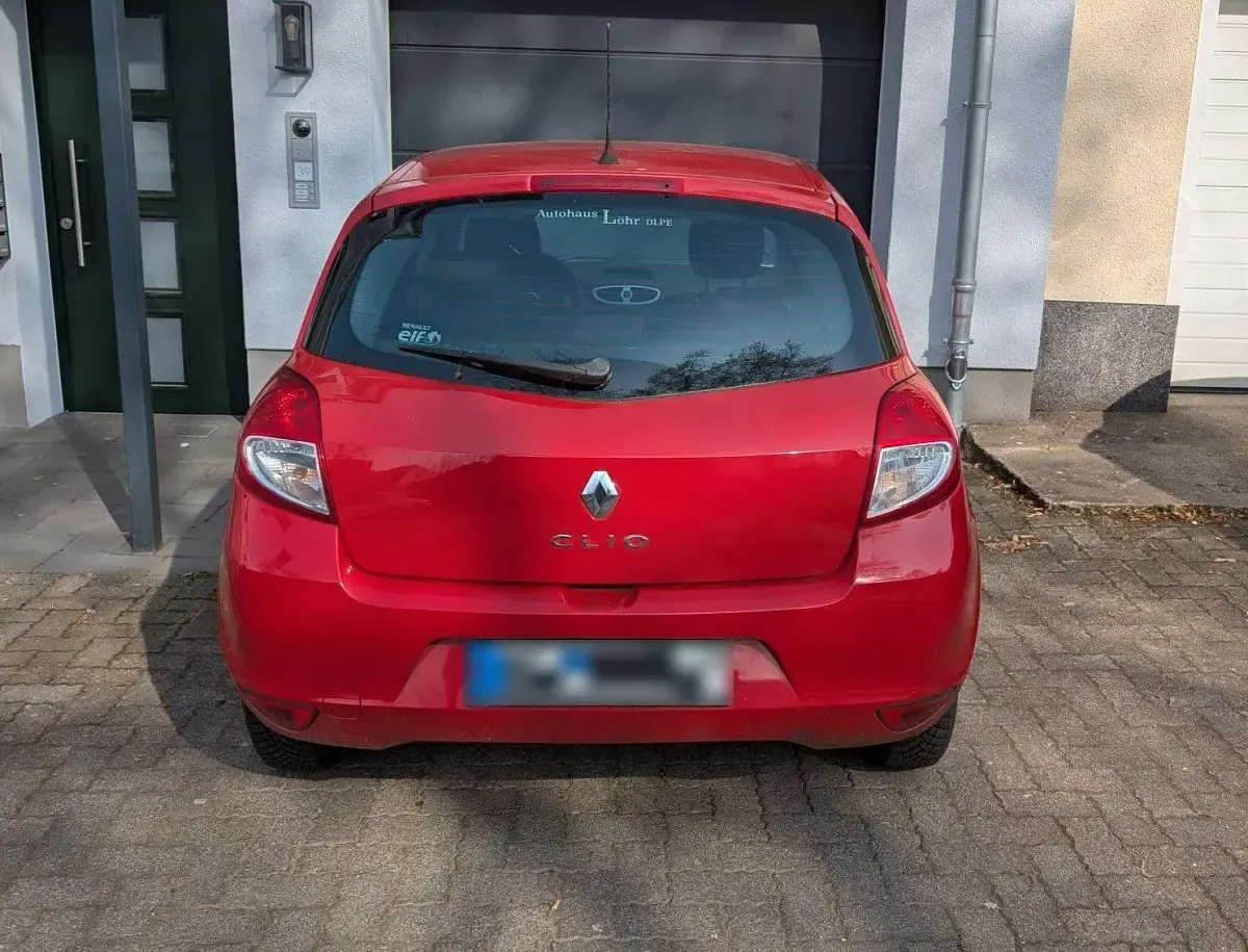 Gebraucht Renault Clio II Expression 75 PS (55 kW) 2011 Rot Limousine