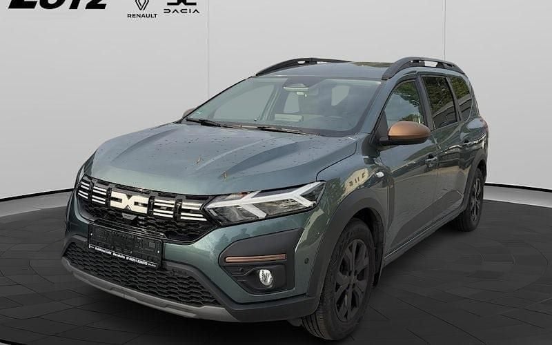 Grün Gebraucht 2024 Dacia Jogger Extreme Van / Kleinbus | 18.990 € (Fairer Preis) - Bild 1/4