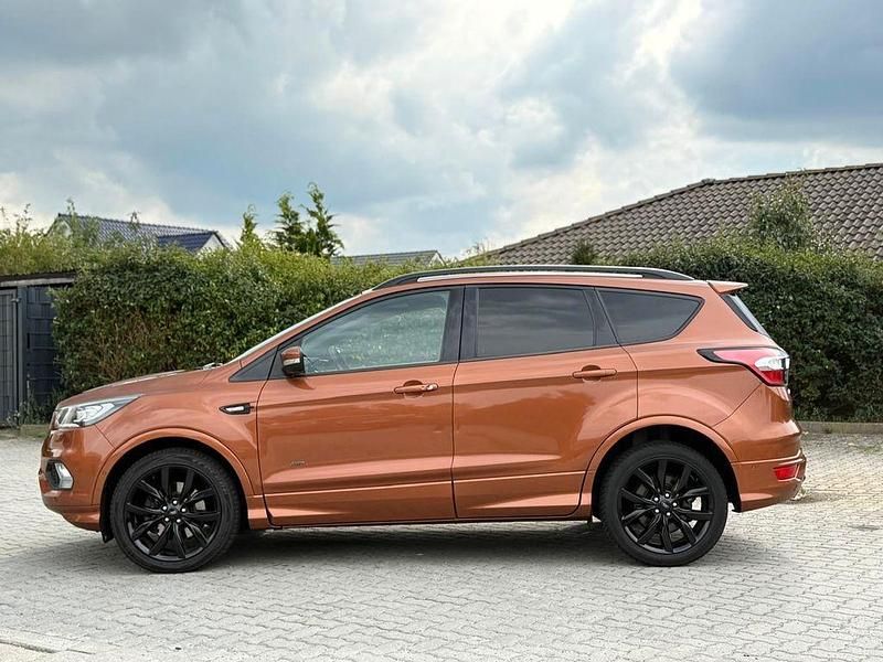 Gebraucht Ford Kuga ST-Line 182 PS (133 kW) 2018 Orange SUV
