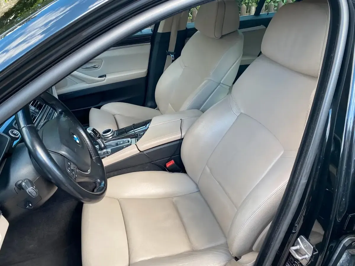 Gebraucht BMW 530 245 PS (180 kW) 2011 Schwarz Kombi