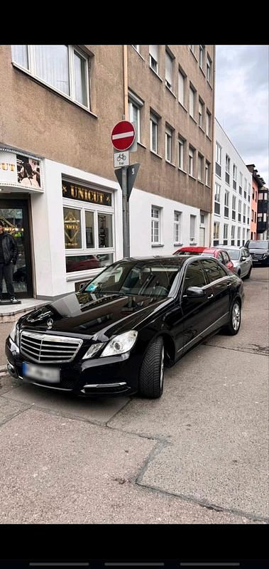 Gebraucht Mercedes 200 136 PS (100 kW) 2012 Schwarz Limousine