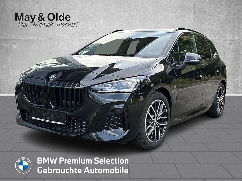 Schwarz Gebraucht 2024 BMW 220 Active Tourer Performance Van / Kleinbus | 33.490 € (Etwas zu teuer) - Bild 1/4