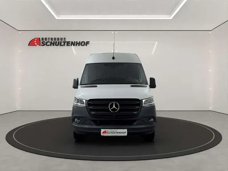 Używany Mercedes Sprinter 170 KM (125 kW) 2024 Biały Van