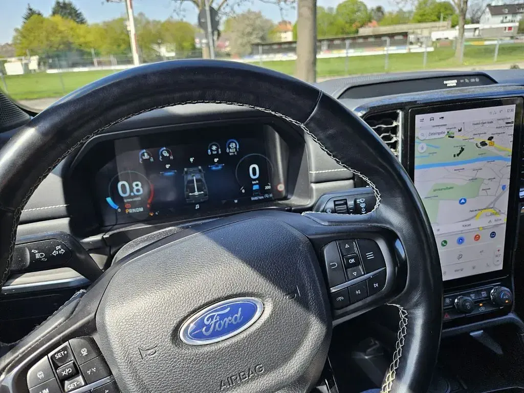 Gebraucht Ford Ranger Platinum 241 PS (177 kW) 2023 Grau Pickup