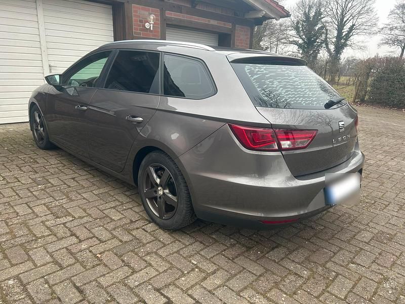 Gebraucht Seat Leon ST Style 105 PS (77 kW) 2014 Grau Kombi
